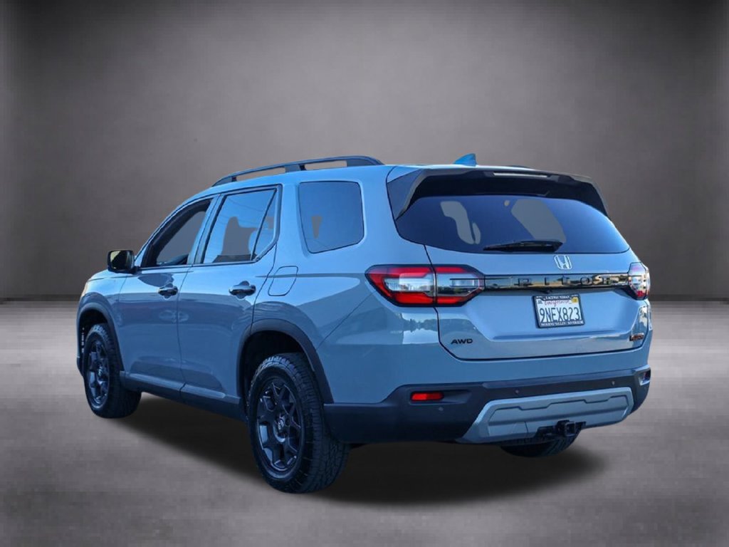 Used 2025 Honda Pilot TrailSport image 6