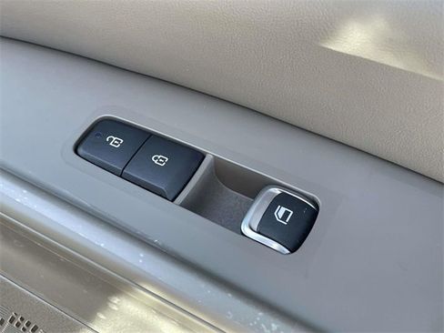 New 2026 Kia Carnival LXS image 18