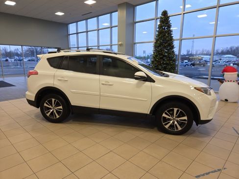 Used 2018 Toyota RAV4 XLE w/ Plus Extra Value Package image 5