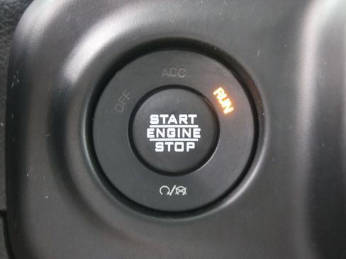 Used 2021 Jeep Wrangler Unlimited Sahara AWD/4WD image 12