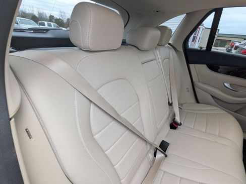 Used 2020 Mercedes-Benz GLC 350e GLC 350e 4MATIC AWD 4dr SUV image 24