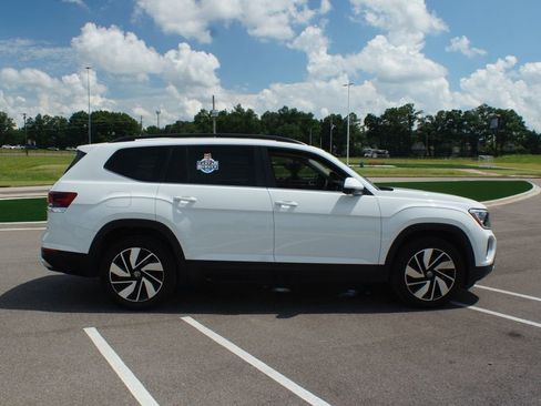 Used 2024 Volkswagen Atlas SE AWD/4WD image 22