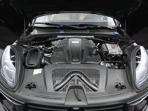 Used 2023 Porsche Macan S image 16