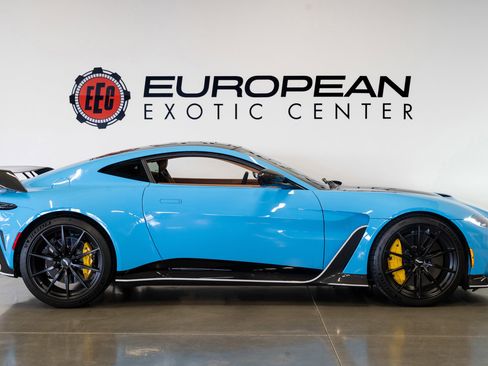 Used 2023 Aston Martin V12 Vantage RWD image 18