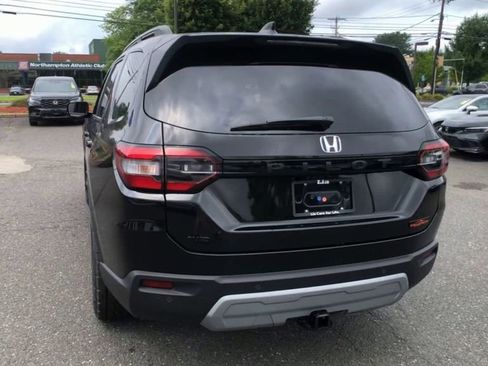 New 2025 Honda Pilot TrailSport image 8