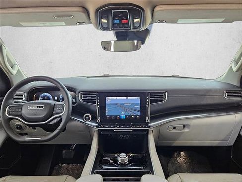 Used 2024 Jeep Wagoneer L 4WD w/ Premium Group I image 18