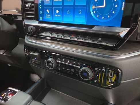 Certified 2023 Chevrolet Silverado 1500 LTZ w/ Technology Package AWD/4WD image 15