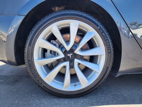 Used 2018 Tesla Model 3 Long Range RWD image 15