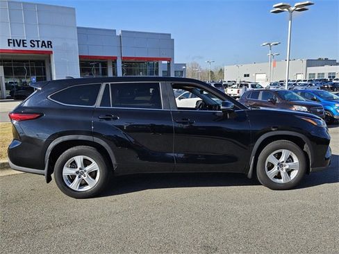 Used 2023 Toyota Highlander L image 14