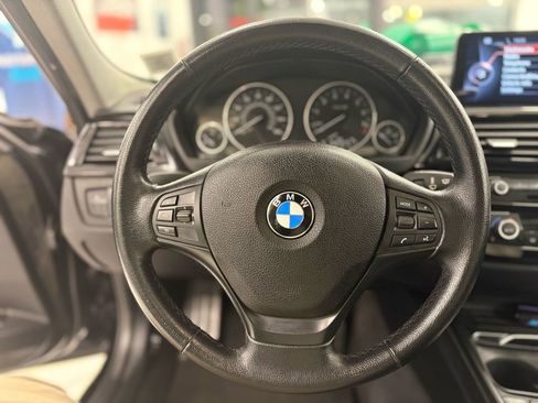Used 2017 BMW 320i xDrive Sedan image 16