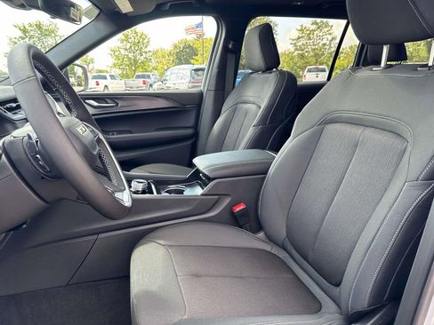 New 2025 Jeep Grand Cherokee L Laredo w/ Luxury Tech Group I image 14