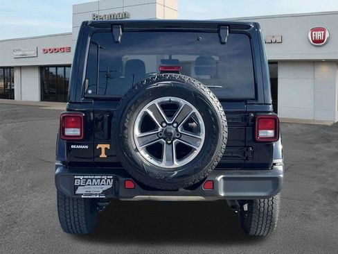 Used 2022 Jeep Wrangler Unlimited Sahara w/ Cold Weather Group AWD/4WD image 6
