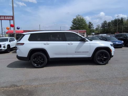 Certified 2021 Jeep Grand Cherokee L Laredo image 9