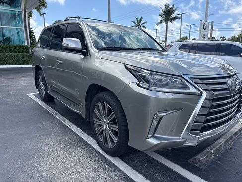 Used 2017 Lexus LX 570 4WD w/ Luxury Package image 3