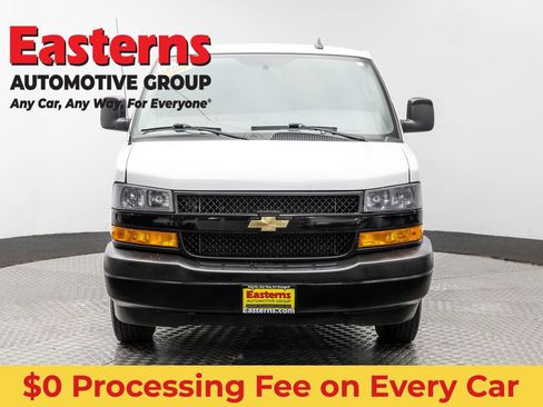 Used 2021 Chevrolet Express 2500 RWD image 2