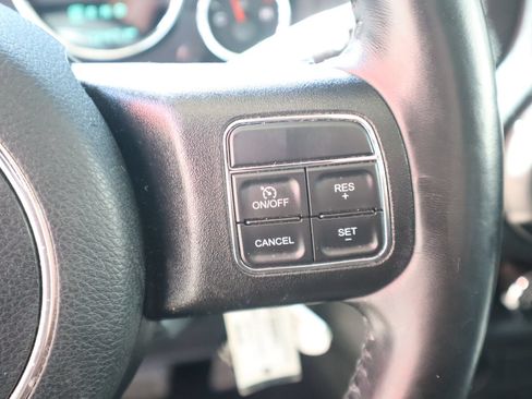 Used 2018 Jeep Wrangler Unlimited Sport S AWD/4WD image 32
