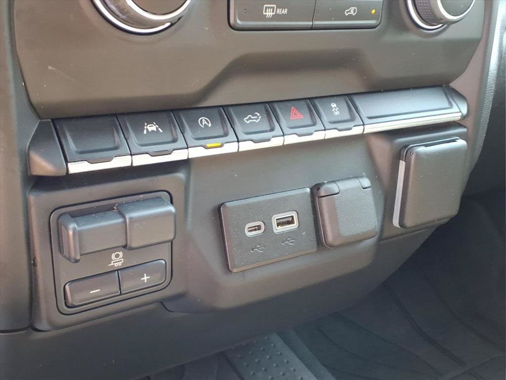 Used 2023 Chevrolet Silverado 1500 Custom AWD/4WD image 7