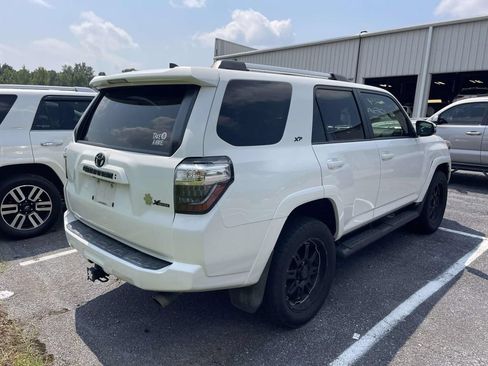 Used 2020 Toyota 4Runner SR5 Premium w/ Moonroof Package AWD/4WD image 2