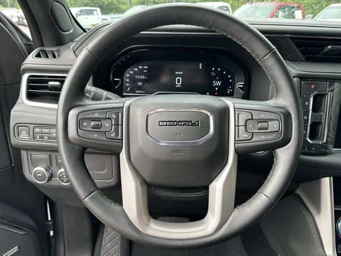 Used 2023 GMC Yukon XL Denali RWD image 12