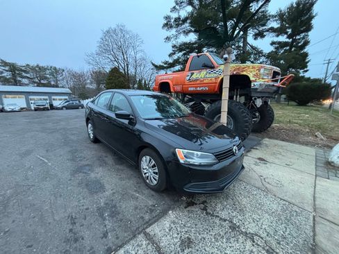 Used 2014 Volkswagen Jetta S FWD image 2
