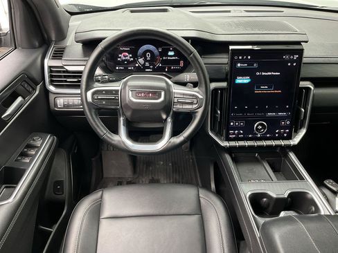Certified 2024 GMC Acadia Elevation w/ Luxury Package AWD/4WD image 14