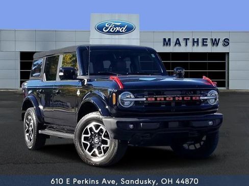 Used 2022 Ford Bronco Outer Banks image 1