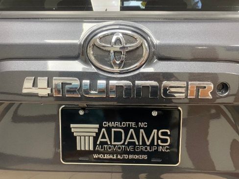 Used 2019 Toyota 4Runner SR5 AWD/4WD image 8