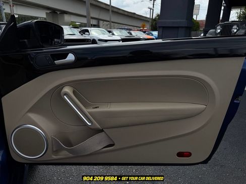 Used 2013 Volkswagen Beetle 2.0T FWD image 29