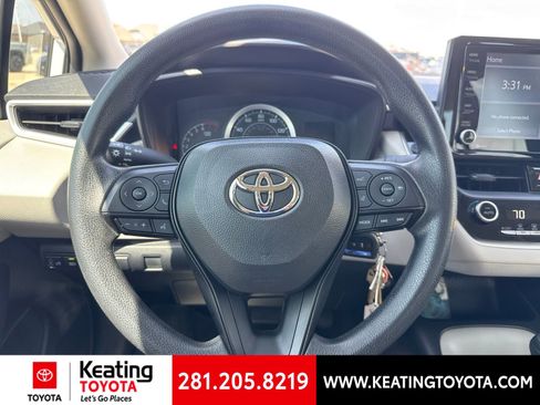 Used 2022 Toyota Corolla LE FWD image 9