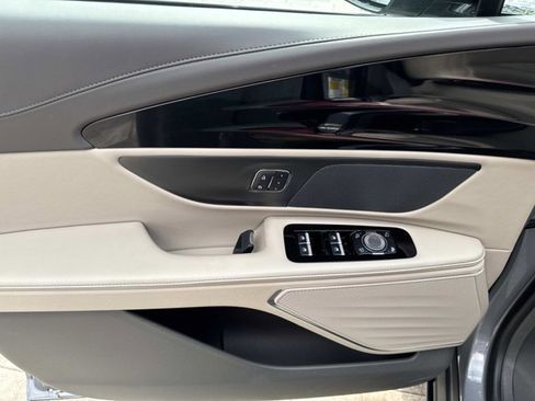 Certified 2024 Lincoln Nautilus Reserve image 11