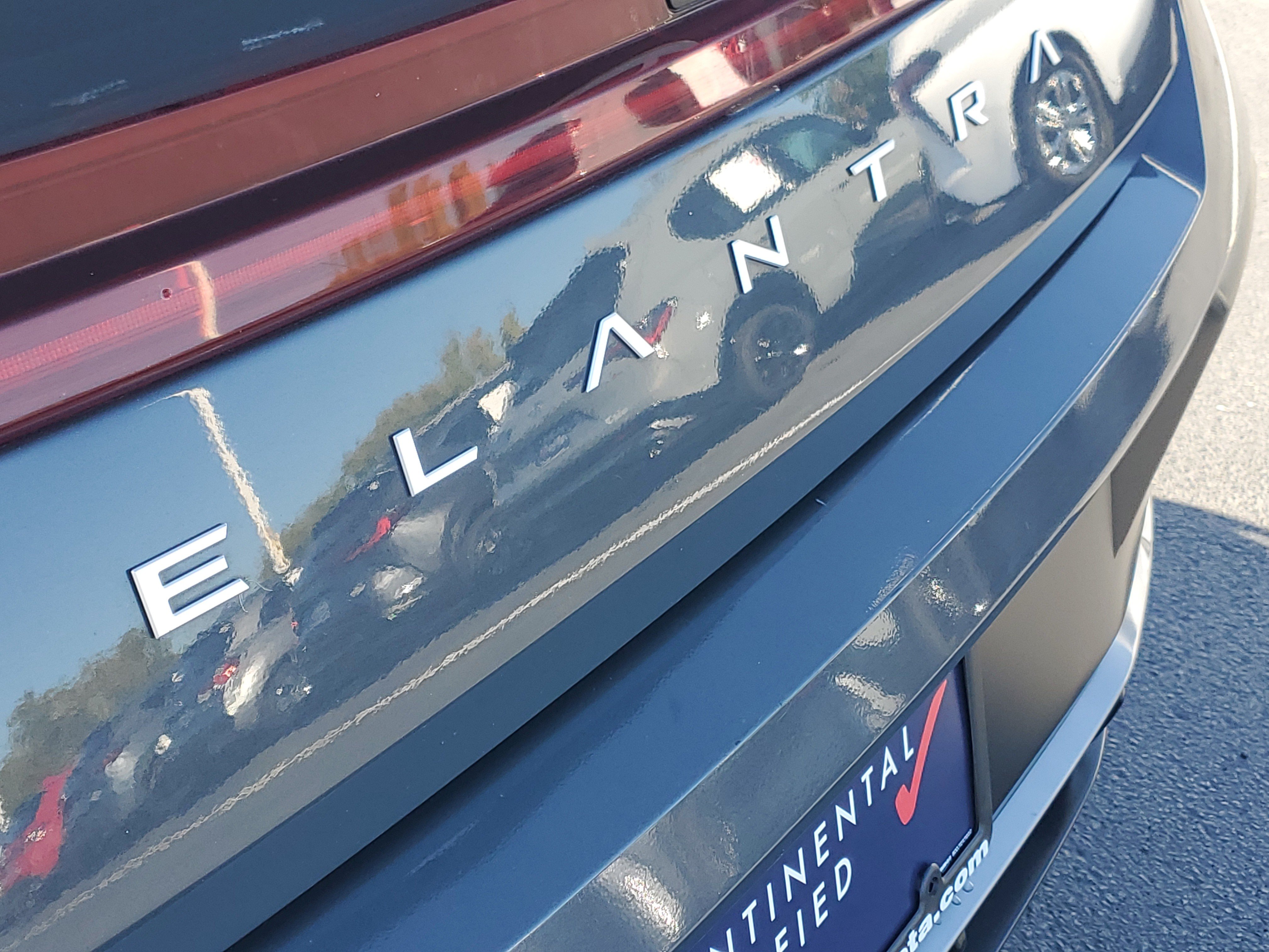 Used 2025 Hyundai Elantra SEL FWD image 7