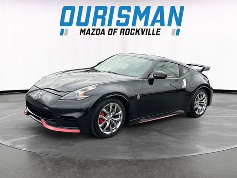 Used 2015 Nissan 370Z NISMO image 2