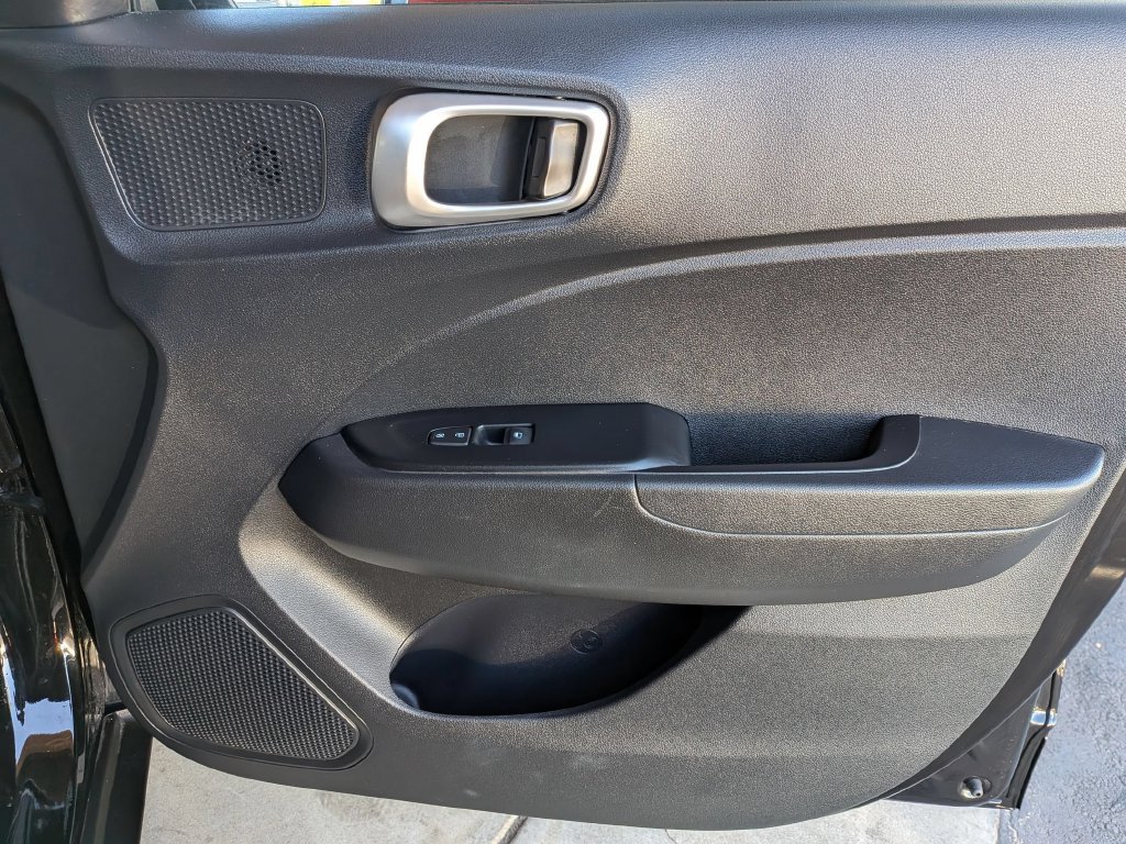Used 2026 Hyundai Venue SEL FWD image 32
