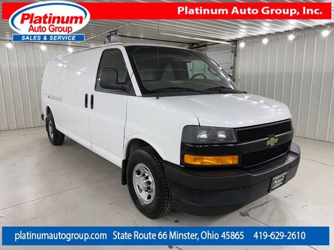 Used 2018 Chevrolet Express 3500 Extended w/ Driver Convenience Package RWD image 7