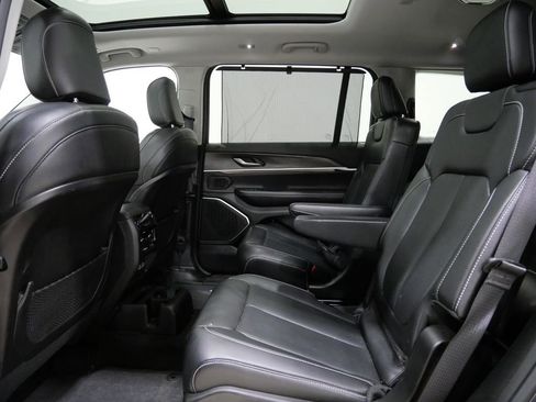 Used 2022 Jeep Grand Cherokee L Limited w/ Luxury Tech Group II image 24