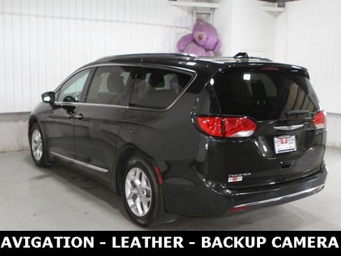 Used 2020 Chrysler Pacifica Touring-L Plus w/ Tire & Wheel Group image 29