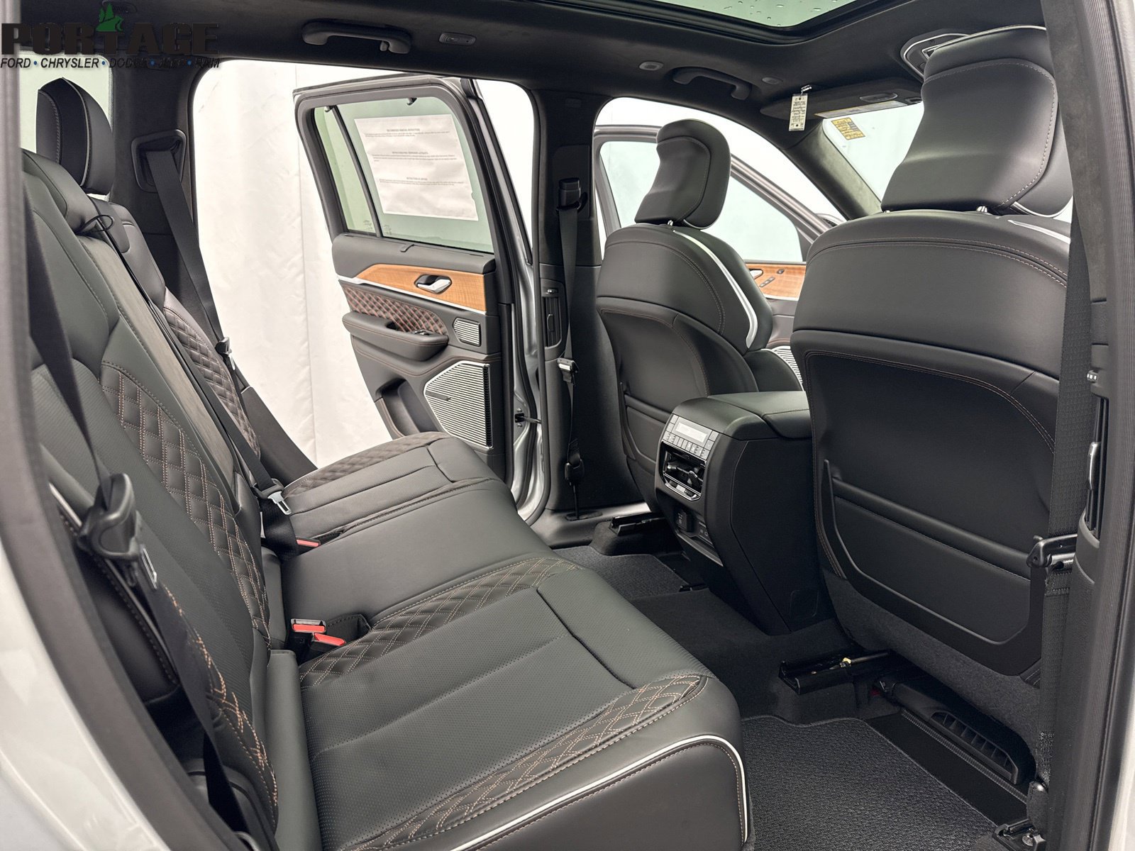New 2026 Jeep Grand Cherokee Summit w/ Obsidian Package AWD/4WD image 40
