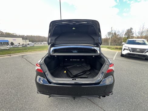 Used 2018 Toyota Camry SE w/ Moonroof Package image 29