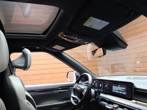 Used 2024 Kia EV9 GT-Line image 22