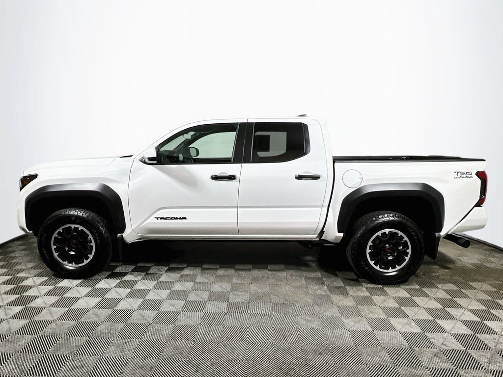 Certified 2026 Toyota Tacoma TRD Off-Road AWD/4WD image 4