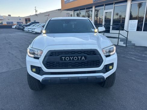 Used 2019 Toyota Tacoma TRD Off-Road image 12