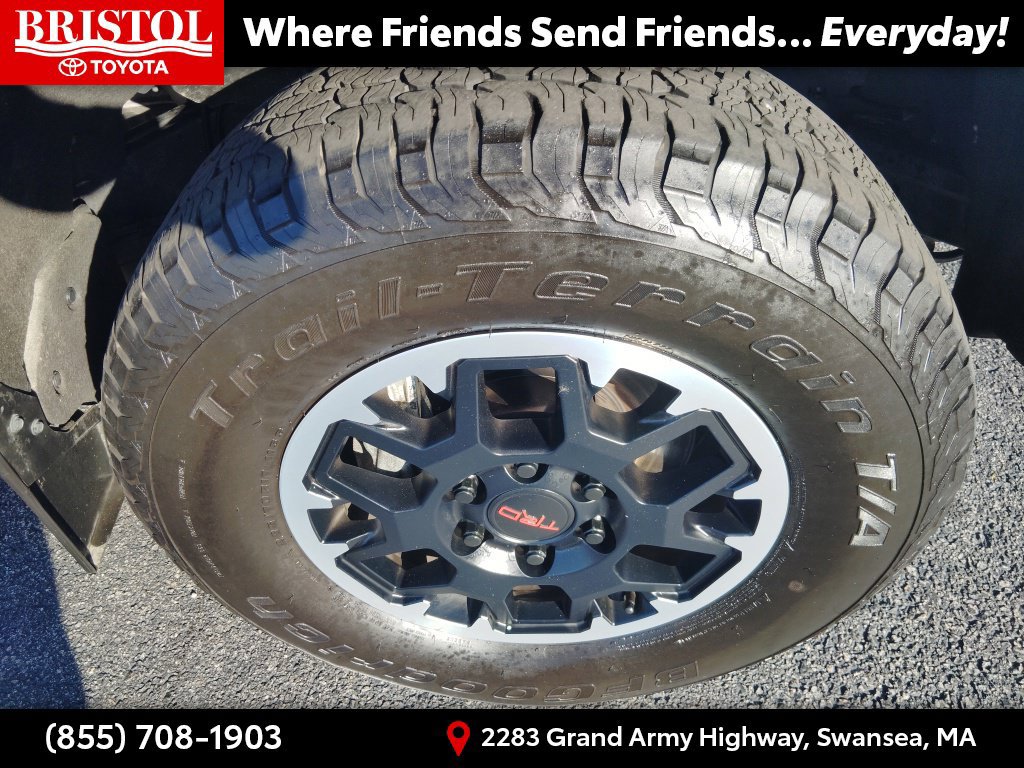 Used 2024 Toyota Tacoma TRD Off-Road w/ TRD Off Road Upgrade Package AWD/4WD image 9