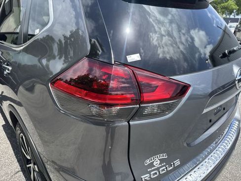 Used 2020 Nissan Rogue SL FWD image 34