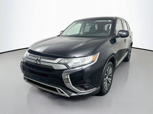 Used 2020 Mitsubishi Outlander SE AWD/4WD image 3