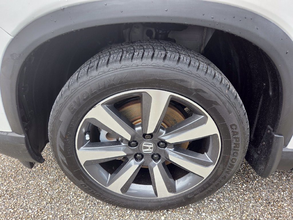 Certified 2024 Honda Pilot Touring image 9