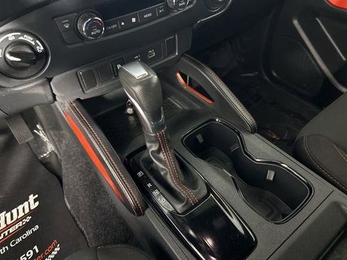 Used 2022 Nissan Frontier PRO-4X w/ Technology Package image 22