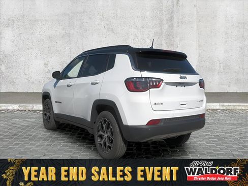 Used 2024 Jeep Compass Limited image 3