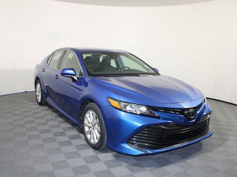 Used 2019 Toyota Camry LE image 1