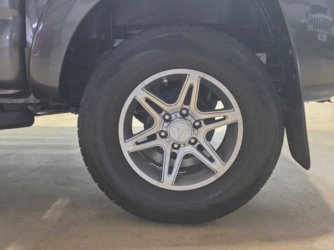 Used 2013 Toyota Tacoma PreRunner image 10