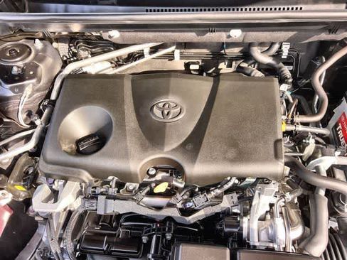 Used 2021 Toyota RAV4 LE w/ Carpet Mat Package (TMS) FWD image 10